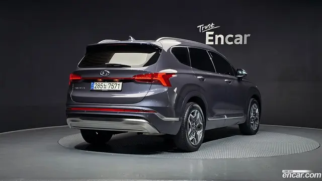 Main__Slider__Photo:Santafe Hyundai 2022.0-1