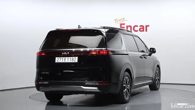 Main__Slider__Photo:Canival Kia 2022.1-1