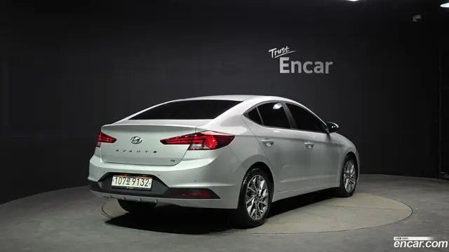 Main__Slider__Photo:AVANTE Hyundai 2019.2-1