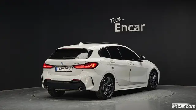 Main__Slider__Photo:1-Series BMW 2022.6-1