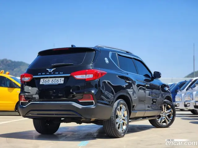 Main__Slider__Photo:Rexton KG Mobility 2018.1-1