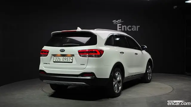 Main__Slider__Photo:Sorento Kia 2016.2-1