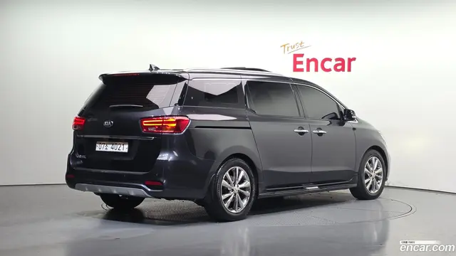 Main__Slider__Photo:Canival Kia 2018.3-1