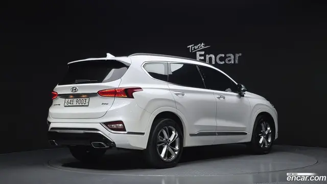 Main__Slider__Photo:Santafe Hyundai 2018.10-1