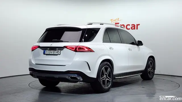 Main__Slider__Photo:GLE-Class Mercedes-Benz 2021.5-1