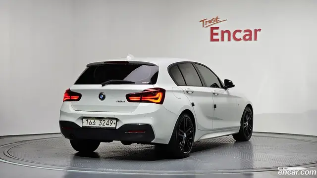 Main__Slider__Photo:1-Series BMW 2018.0-1