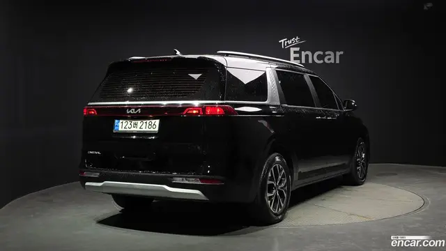 Main__Slider__Photo:Canival Kia 2023.0-1