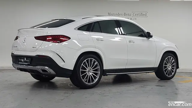 Main__Slider__Photo:GLE-Class Mercedes-Benz 2023.11-1