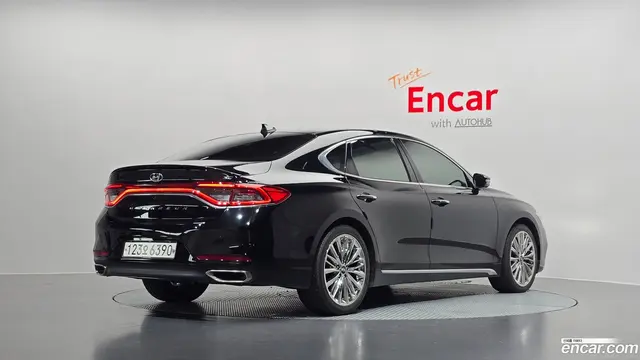 Main__Slider__Photo:Grandeur Hyundai 2019.4-1