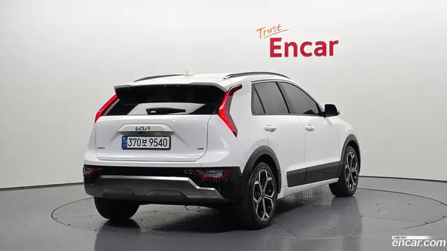 Main__Slider__Photo:Niro Kia 2022.4-1