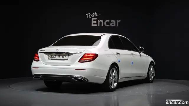 Main__Slider__Photo:E-Class Mercedes-Benz 2016.7-1