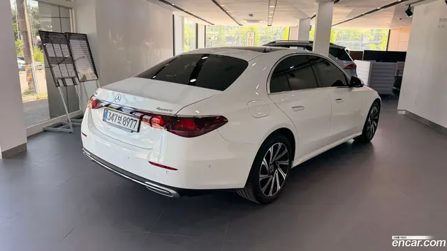 Main__Slider__Photo:E-Class Mercedes-Benz 2024.2-1