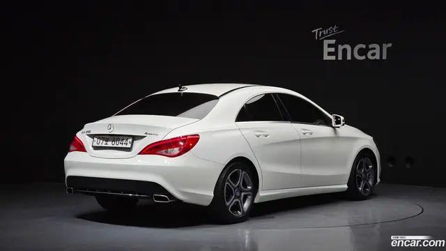 Main__Slider__Photo:CLA-Class Mercedes-Benz 2014.11-1