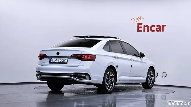 Main__Slider__Photo:Jetta Volkswagen 2022.11-1