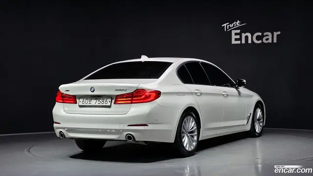 Main__Slider__Photo:5-Series BMW 2019.4-1