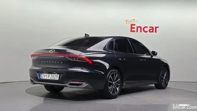 Main__Slider__Photo:Grandeur Hyundai 2020.6-1