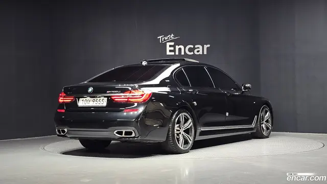 Main__Slider__Photo:7-Series BMW 2017.11-1