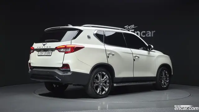 Main__Slider__Photo:Rexton KG Mobility 2018.4-1