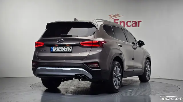 Main__Slider__Photo:Santafe Hyundai 2018.9-1