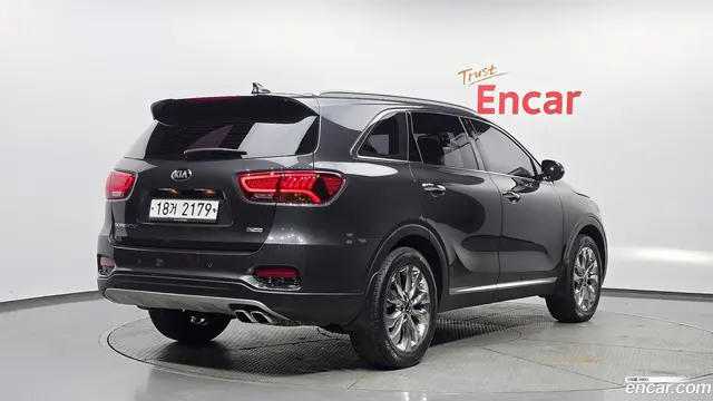 Main__Slider__Photo:Sorento Kia 2018.1-1