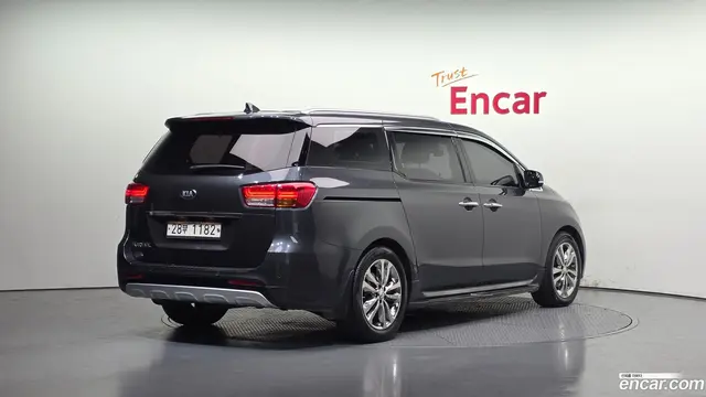 Main__Slider__Photo:Canival Kia 2017.3-1