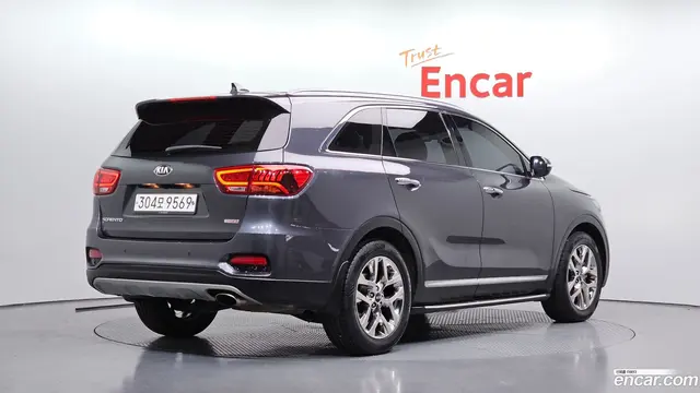 Main__Slider__Photo:Sorento Kia 2019.11-1