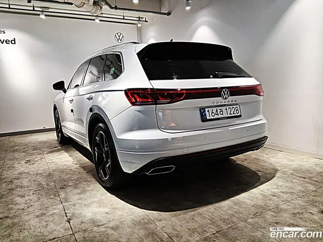 Main__Slider__Photo:Touareg Volkswagen 2024.11-1