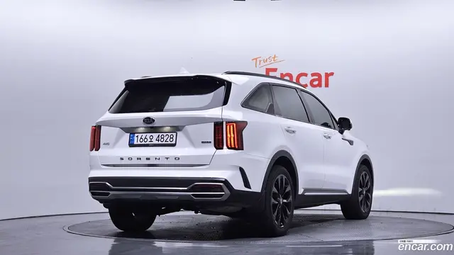 Main__Slider__Photo:Sorento Kia 2021.3-1