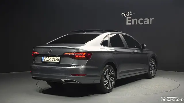 Main__Slider__Photo:Jetta Volkswagen 2021.4-1