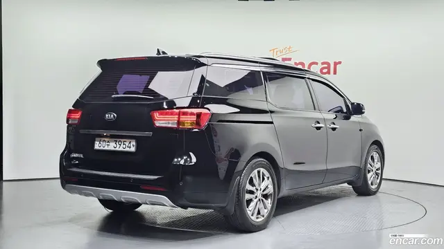 Main__Slider__Photo:Canival Kia 2017.5-1