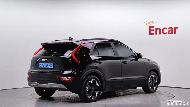Main__Slider__Photo:Niro Kia 2023.3-1