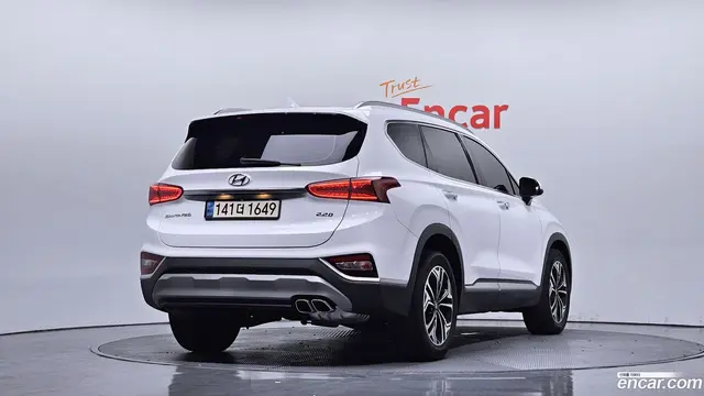 Main__Slider__Photo:Santafe Hyundai 2018.2-1