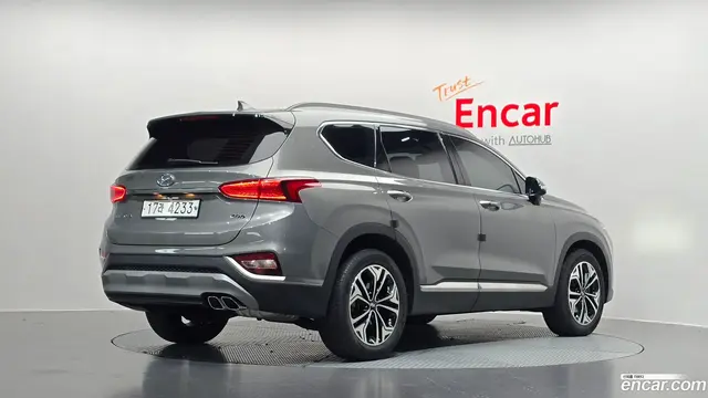 Main__Slider__Photo:Santafe Hyundai 2018.2-1