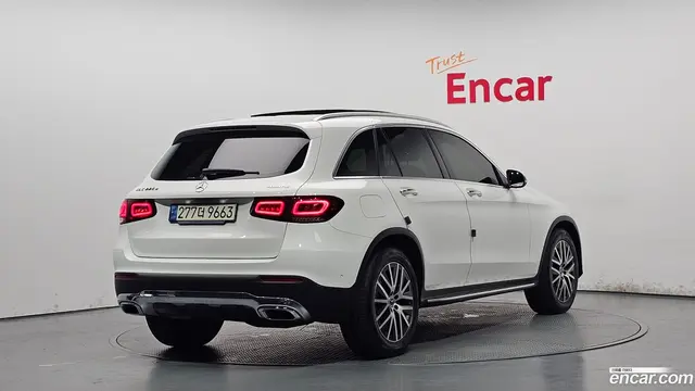 Main__Slider__Photo:GLC-Class Mercedes-Benz 2021.3-1