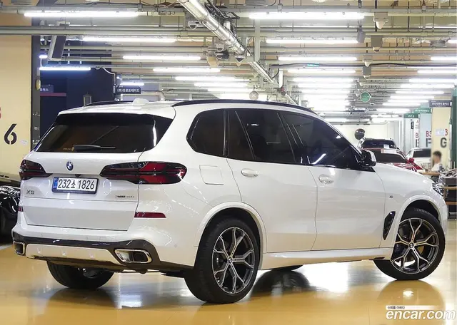 Main__Slider__Photo:X5 BMW 2025.9-1