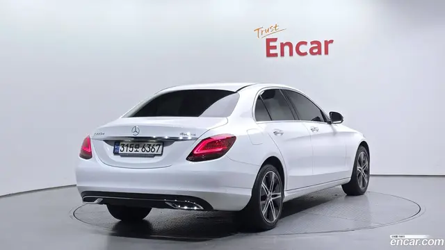 Main__Slider__Photo:C-Class Mercedes-Benz 2020.11-1