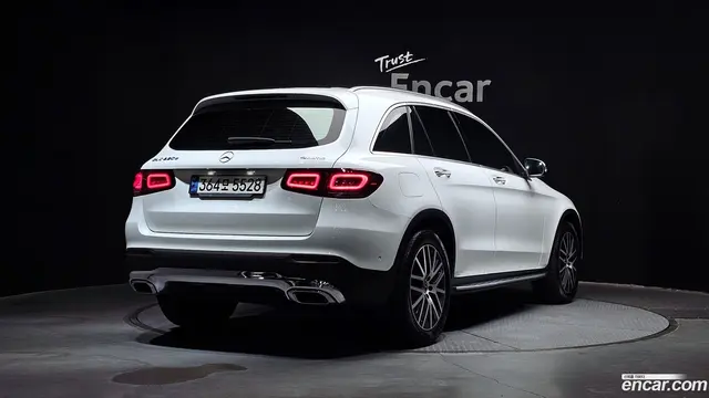 Main__Slider__Photo:GLC-Class Mercedes-Benz 2021.2-1