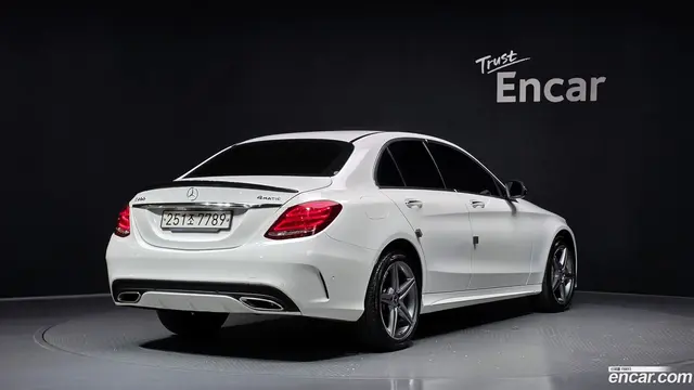 Main__Slider__Photo:C-Class Mercedes-Benz 2018.1-1