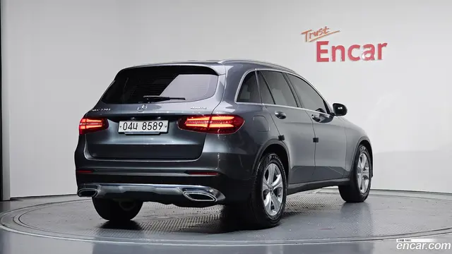 Main__Slider__Photo:GLC-Class Mercedes-Benz 2018.6-1