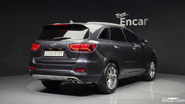Main__Slider__Photo:Sorento Kia 2019.5-1