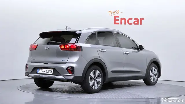 Main__Slider__Photo:Niro Kia 2019.9-1