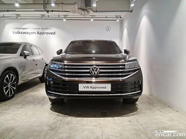 Main__Slider__Photo:Touareg Volkswagen 2024.11-1