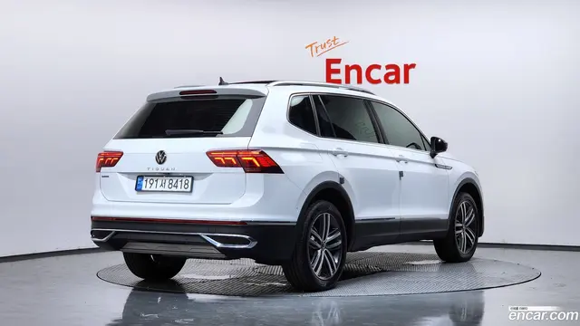 Main__Slider__Photo:Tiguan Volkswagen 2022.10-1