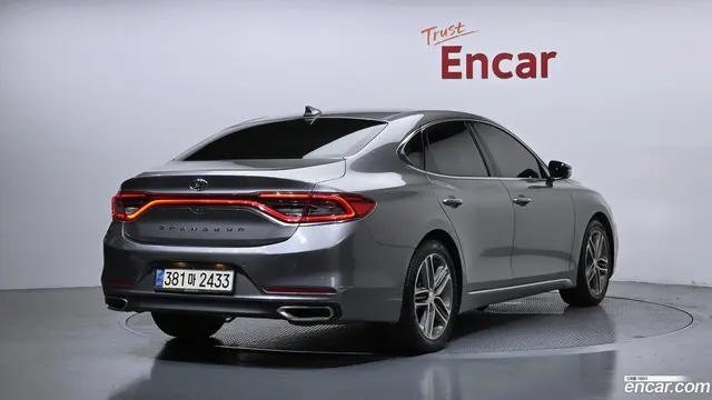 Main__Slider__Photo:Grandeur Hyundai 2017.0-1
