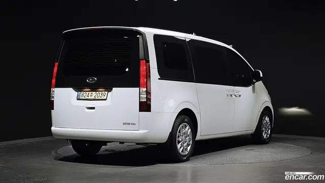 Main__Slider__Photo:Staria Hyundai 2022.1-1