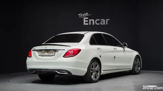 Main__Slider__Photo:C-Class Mercedes-Benz 2017.11-1