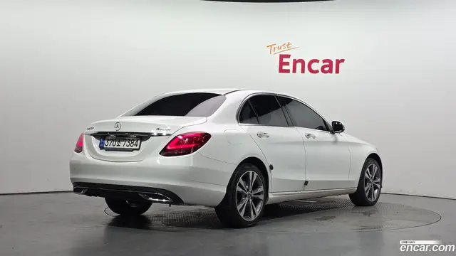 Main__Slider__Photo:C-Class Mercedes-Benz 2020.11-1