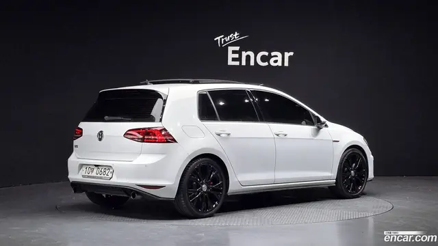 Main__Slider__Photo:Golf Volkswagen 2016.4-1
