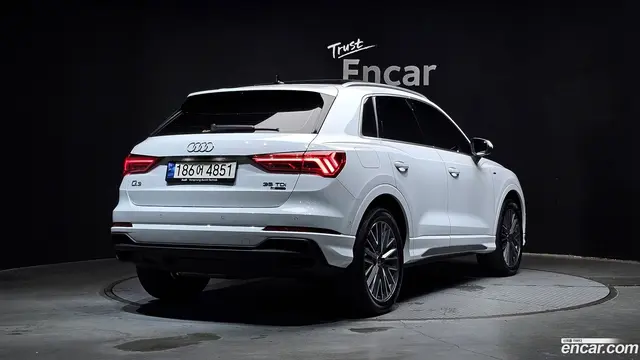 Main__Slider__Photo:Q3 Audi 2023.8-1