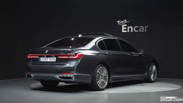 Main__Slider__Photo:7-Series BMW 2019.11-1